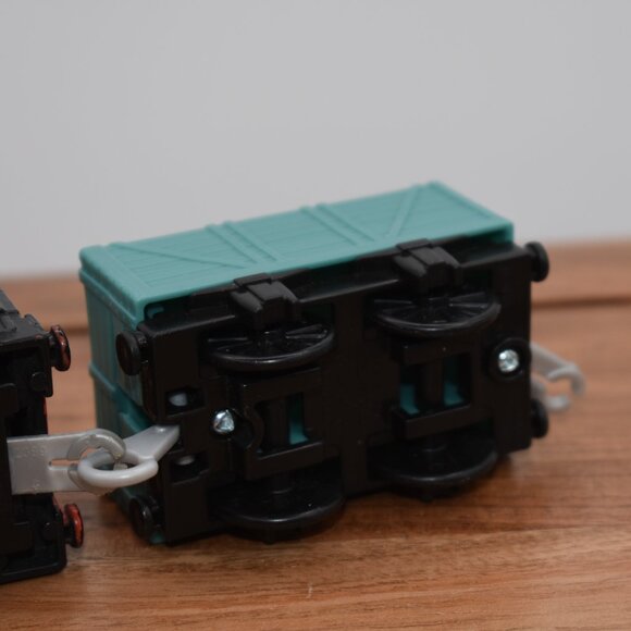 Freddie Trackmaster - Thomas & Friends Motorized Engine Train w/ Cargo Car 2013 - Picture 9 of 9